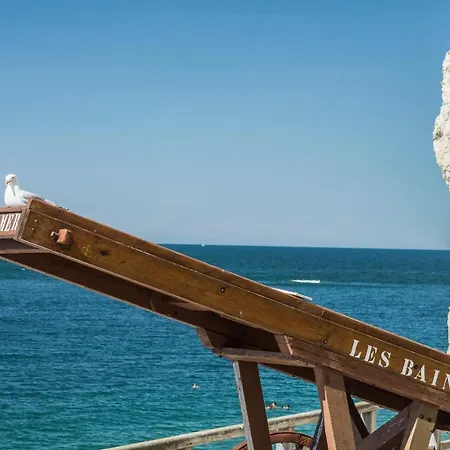 La Belle Vue Le Diamant Des Yeux Et Golf Front Étretat