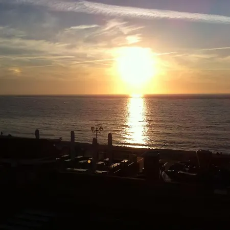 La Belle Vue Le Diamant Des Yeux Et Golf Front Étretat