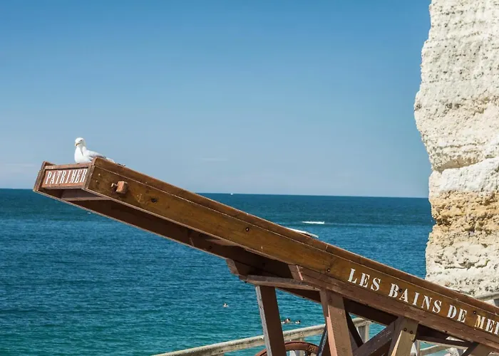 La Belle Vue Le Diamant Des Yeux Et Golf Front Étretat